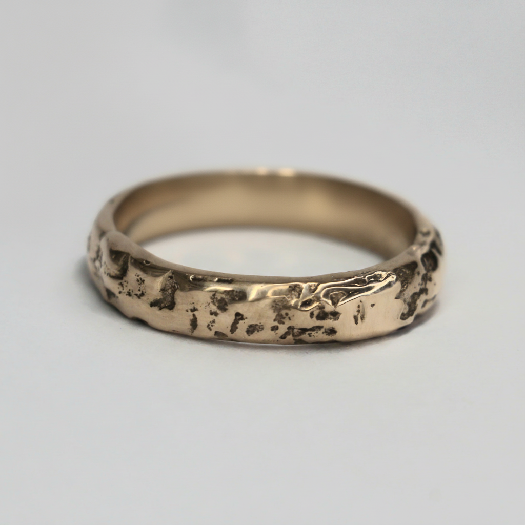 Gold hammered band - lying flat
