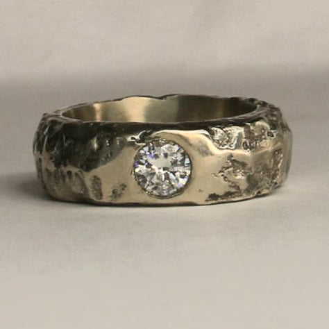 Silver ring with Moissanite size 7.5