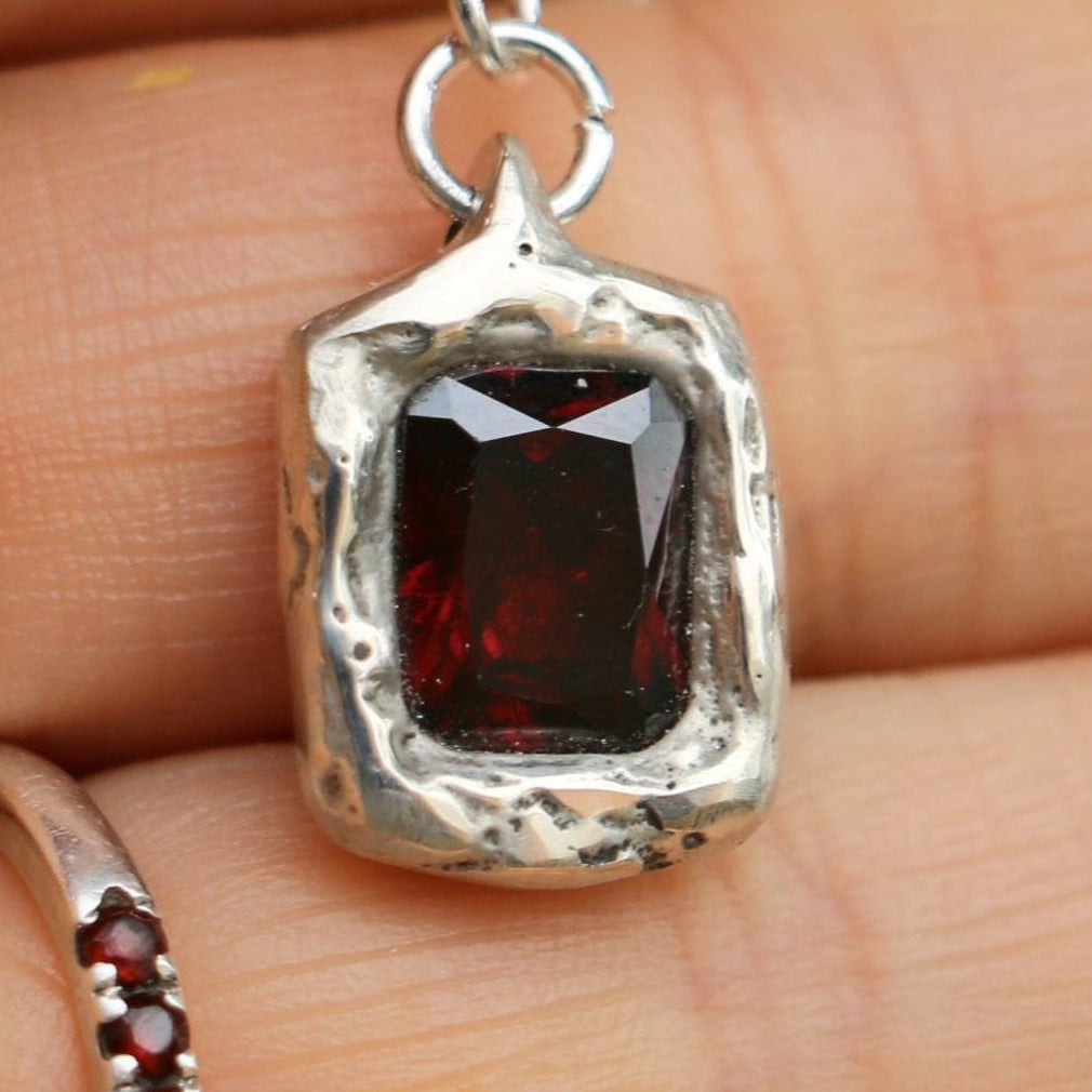 Stirling sillver sandcast garnet pendant necklace handmade