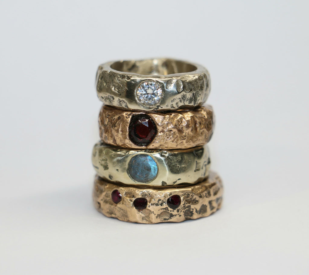 The Nomad Earth ring with gemstone