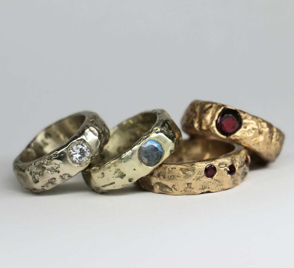 The Nomad Earth ring with gemstone