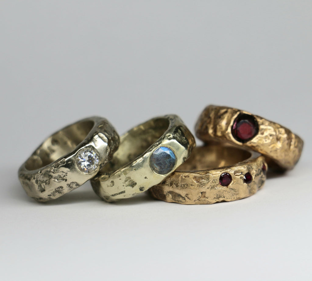 The Nomad Earth ring with gemstone