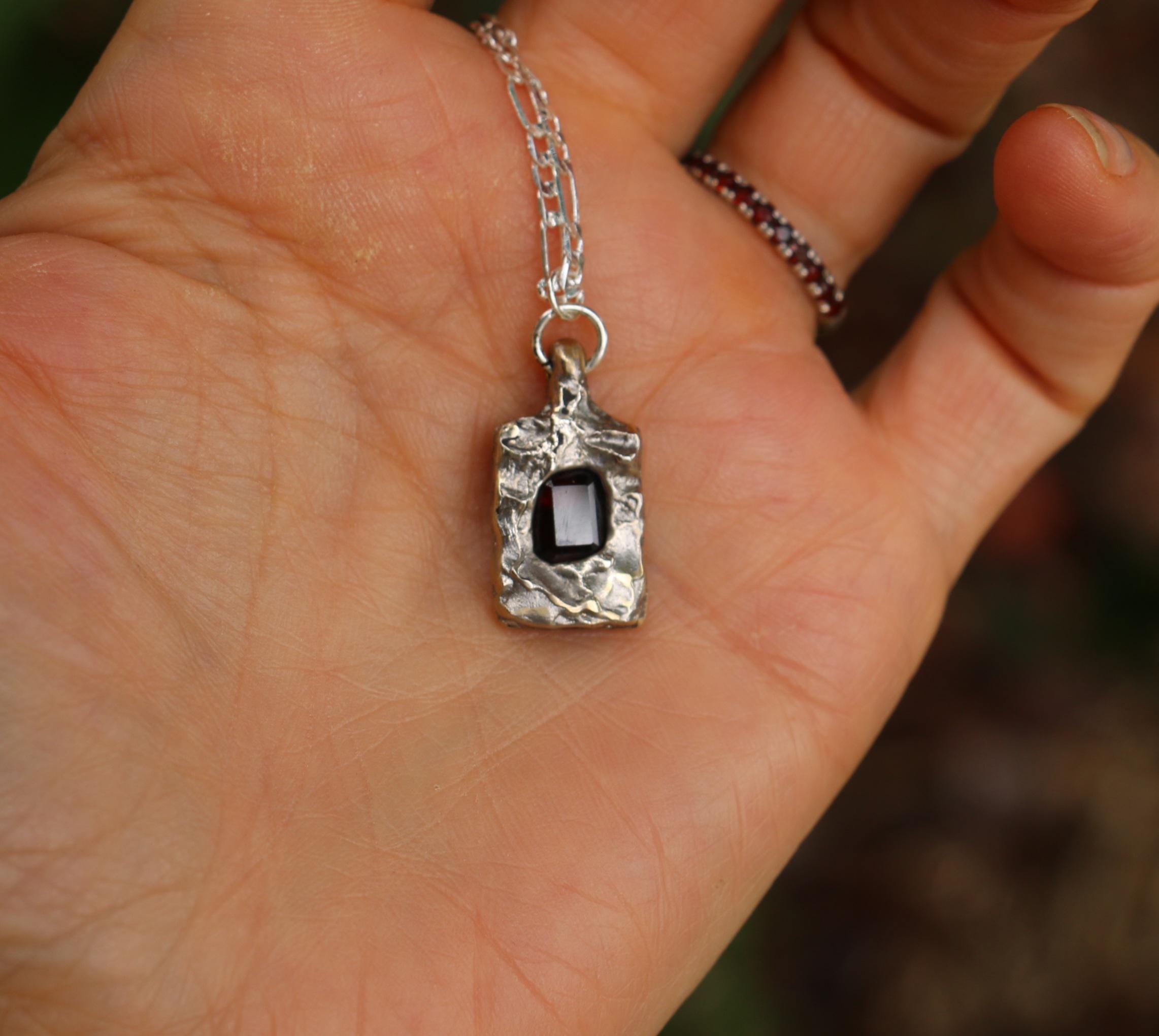Silver garnet necklace