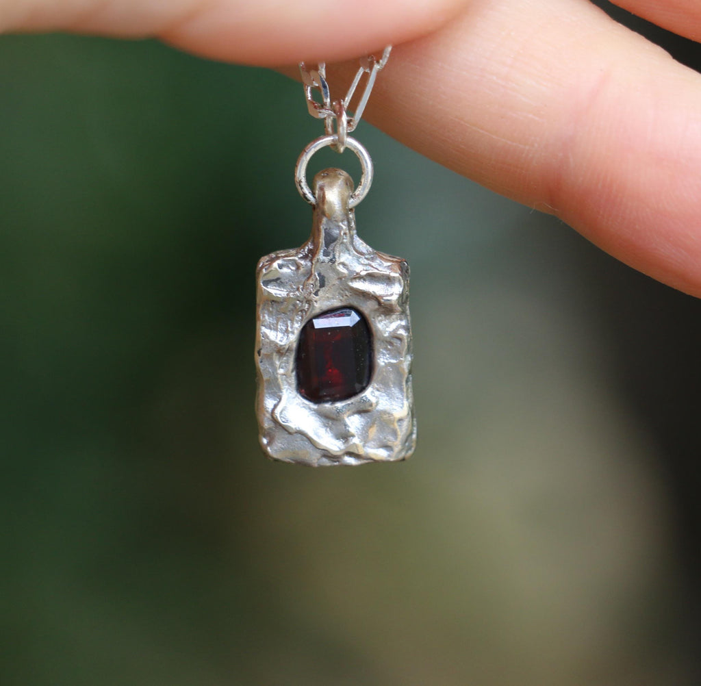 Silver garnet necklace