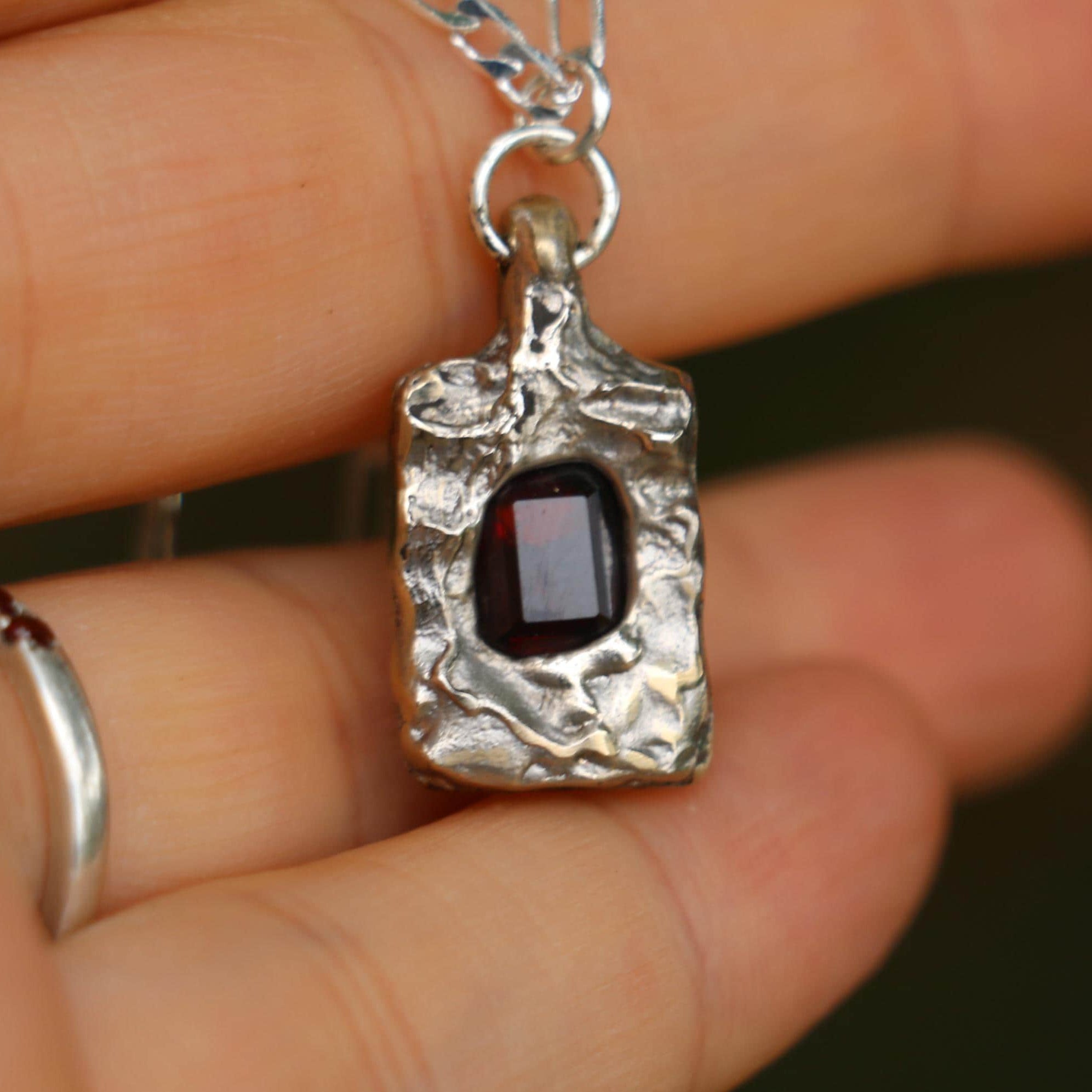 Silver garnet necklace