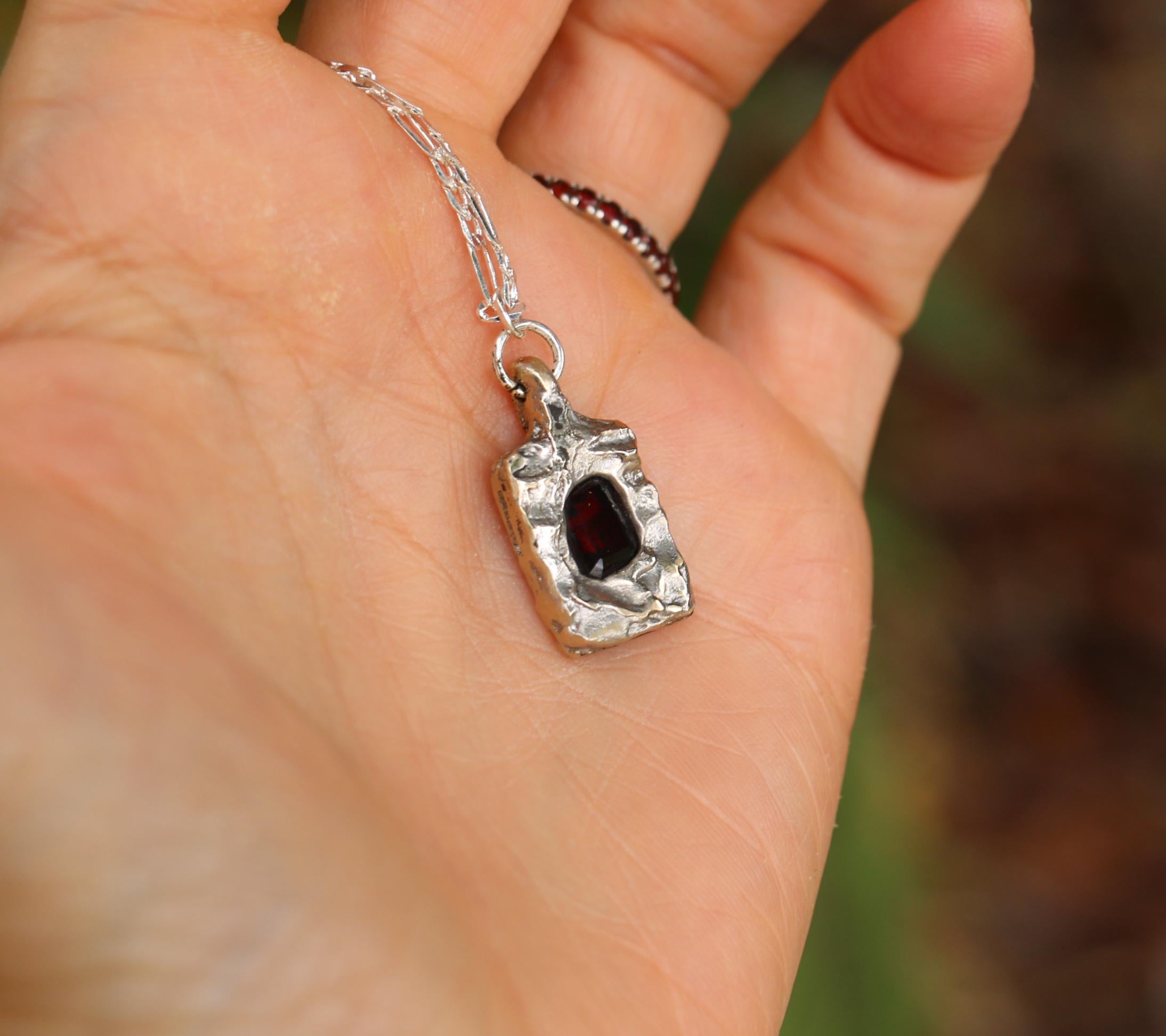 Silver garnet necklace