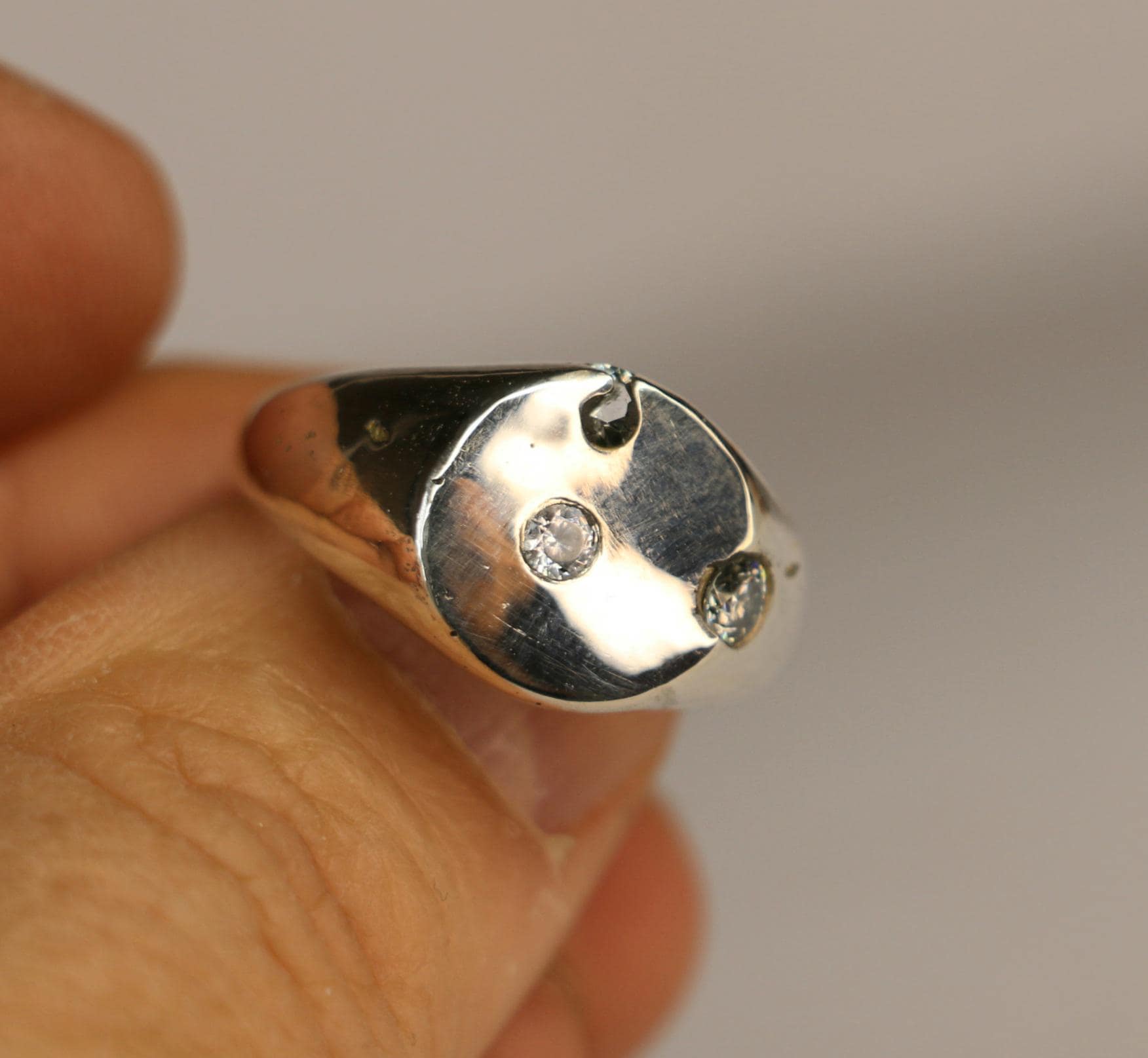 Lunaris Sterling Silver round signet with moissanite