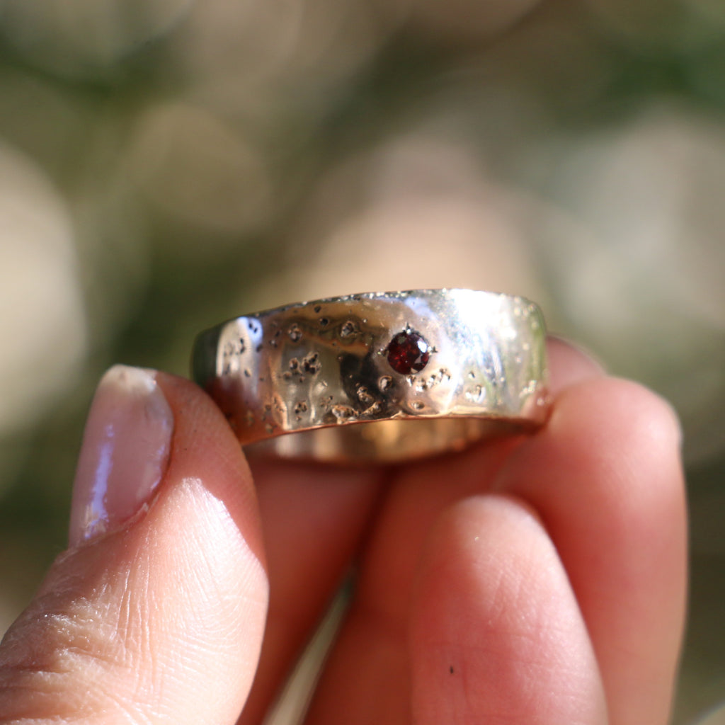 Halo ring with garnet Size 10.5 9mm band