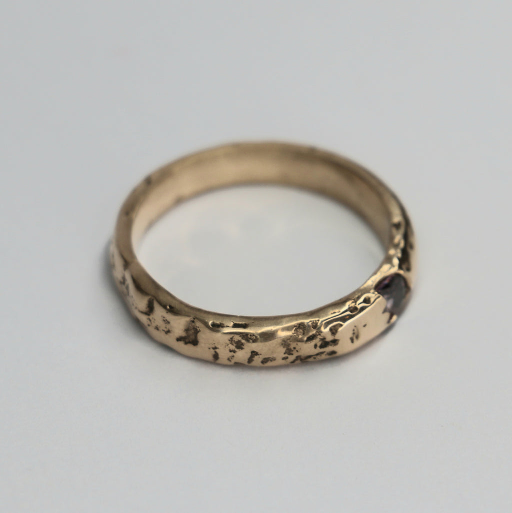 9ct Nomad ring 5mm band with gemstone