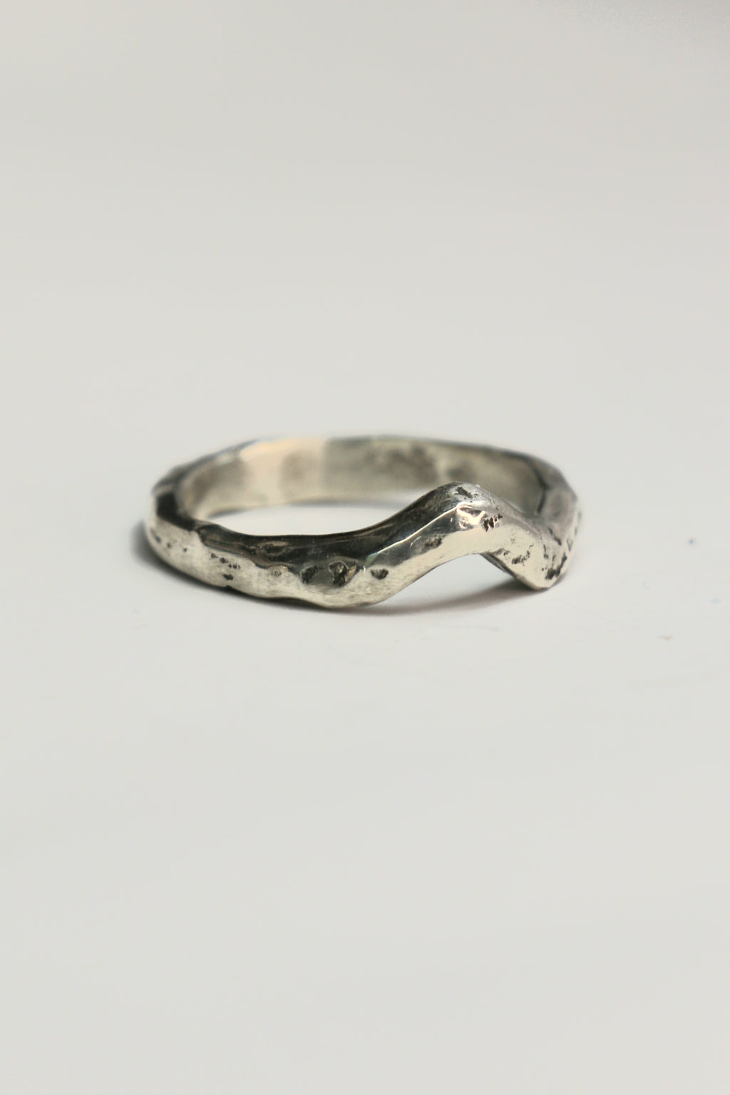 'V' contour ring organic silver or gold