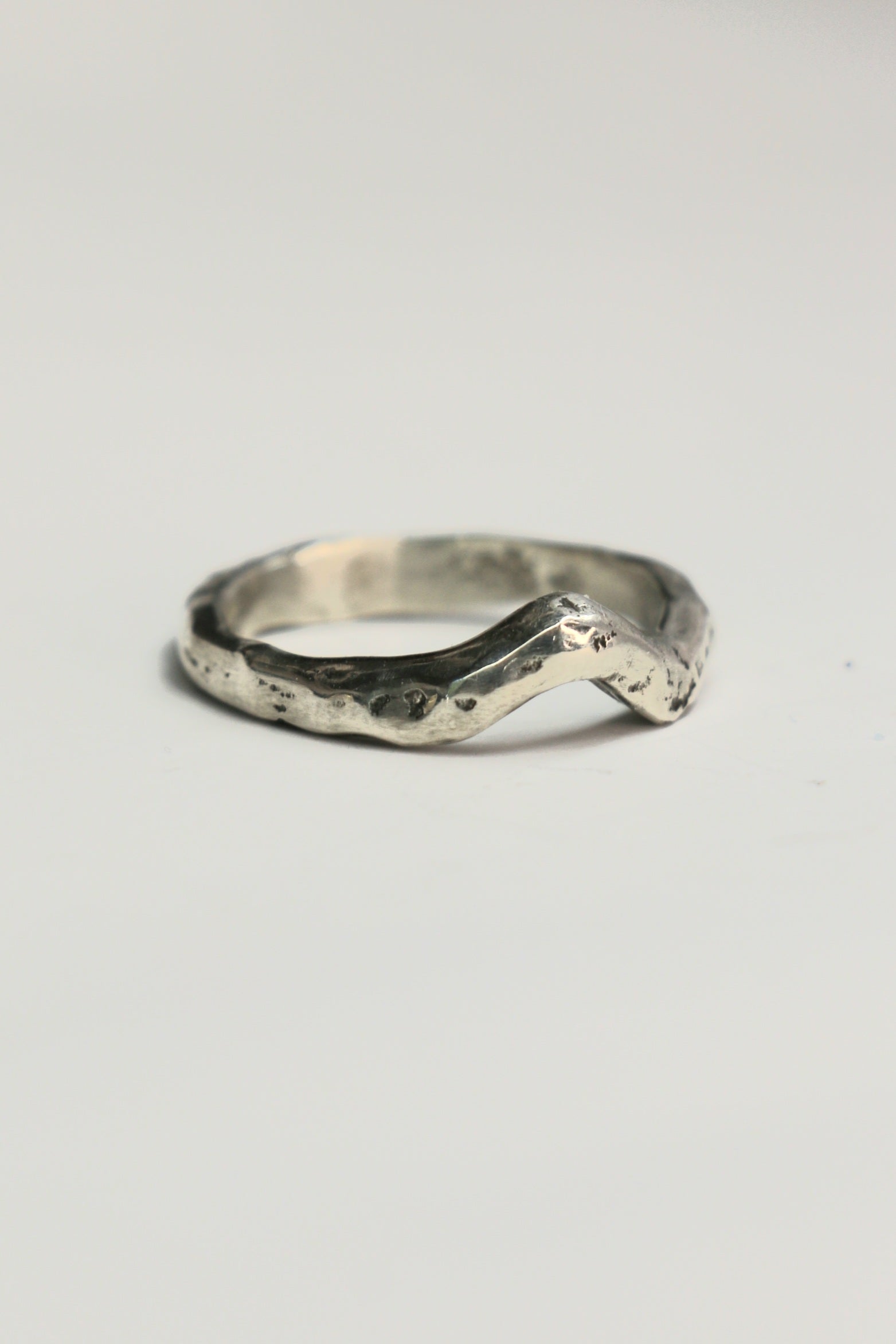 'V' contour ring organic silver or gold