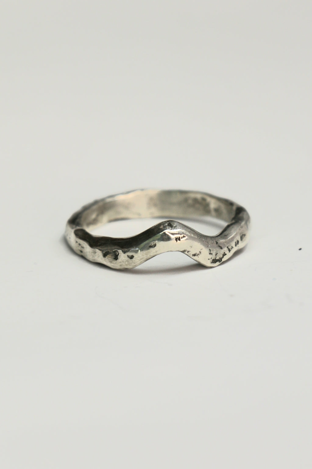'V' contour ring organic silver or gold