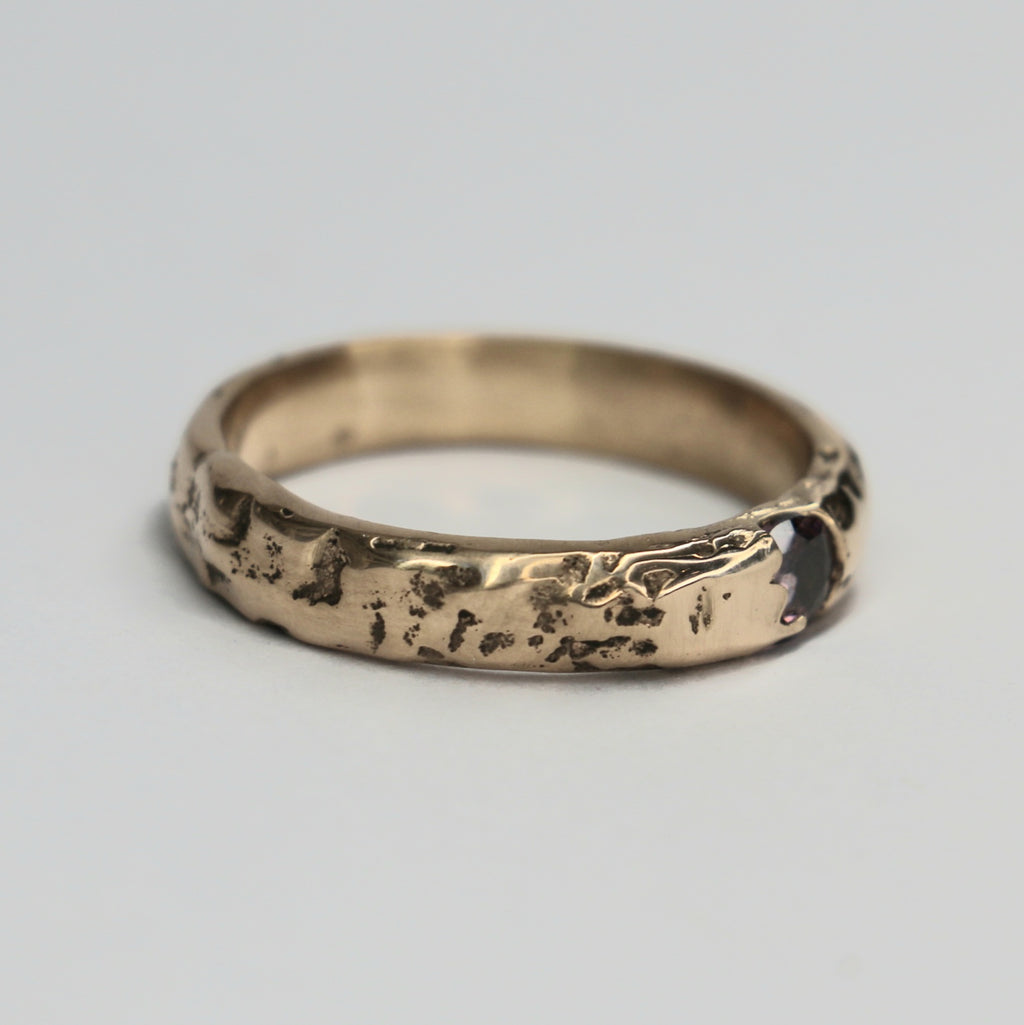9ct Nomad ring 5mm band with gemstone