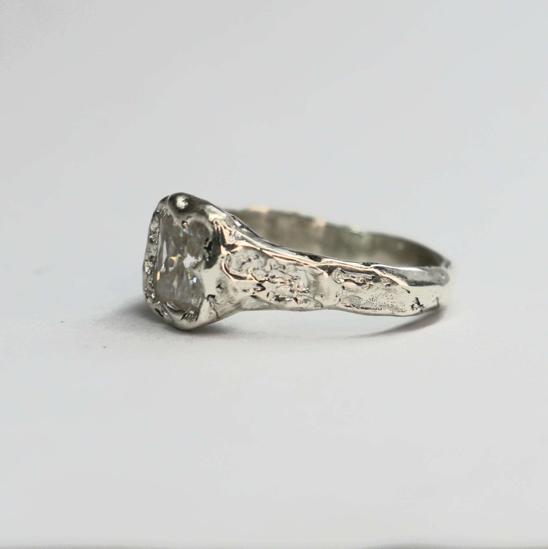 Beloved silver organic ring 2ct Moissanite size 6