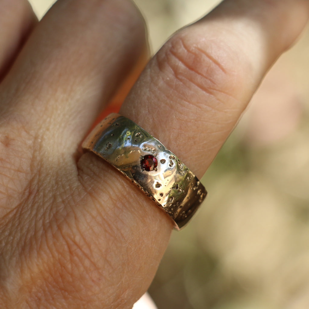 Halo ring with garnet Size 10.5 9mm band