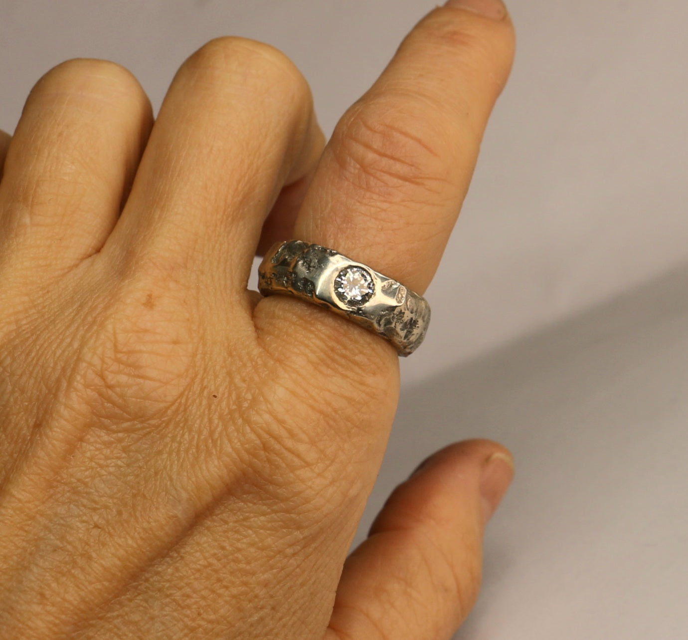 The Nomad Earth ring with gemstone