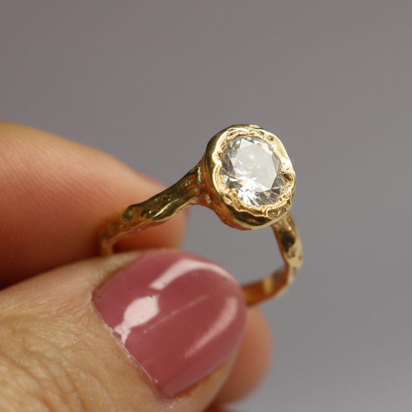 Ember 9ct organic ring .8ct Moissanite